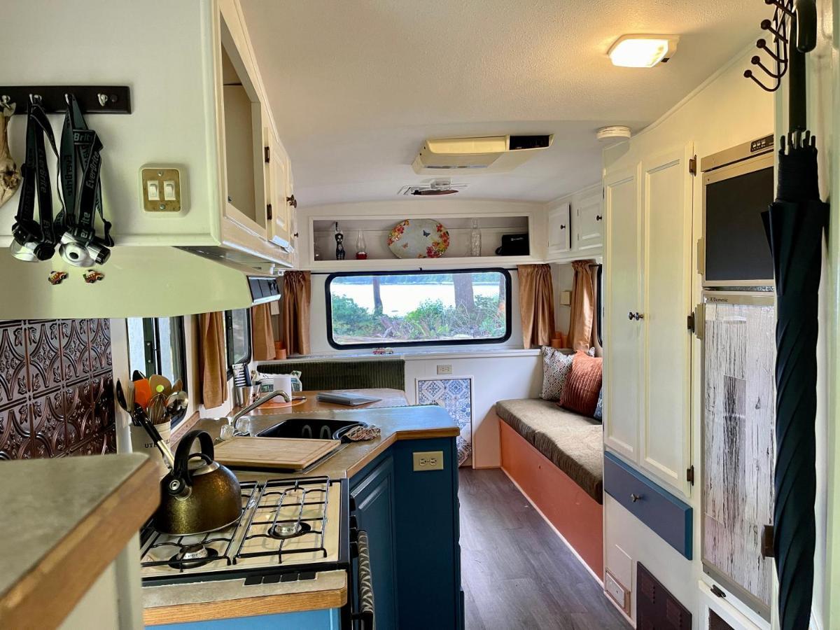 מלון אוקלולט So Damn Lucky Glamping מראה חיצוני תמונה